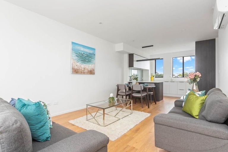 Photo of property in 4/2a Cambridge Road, Manurewa, Auckland, 2102