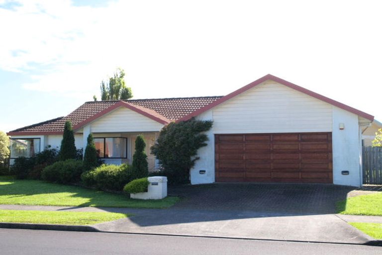 Photo of property in 59 Matterhorn Crescent, Northpark, Auckland, 2013