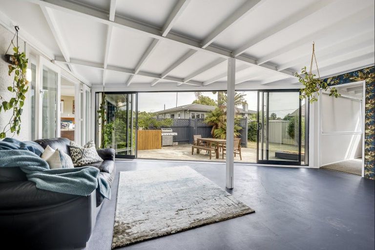 Photo of property in 13 Howard Road, Taradale, Napier, 4112