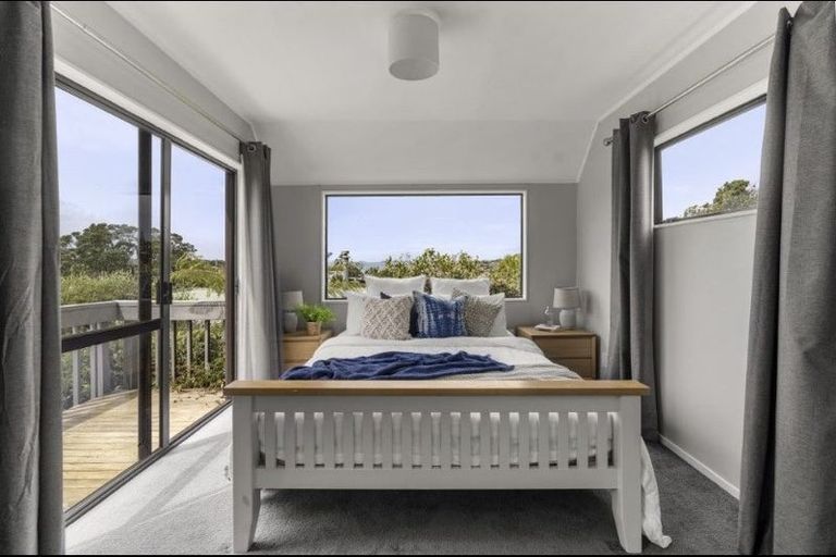 Photo of property in 2/24 Hastings Road, Mairangi Bay, Auckland, 0630