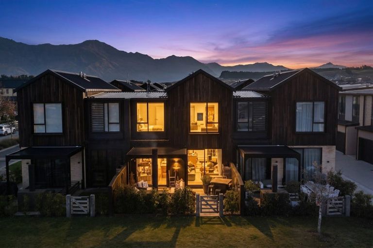 Photo of property in 28 Bellfield Lane, Wanaka, 9305