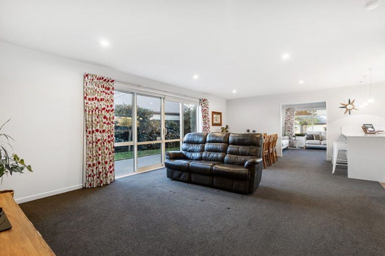 Photo of property in 51 Carradale Avenue, Broomfield, Christchurch, 8042