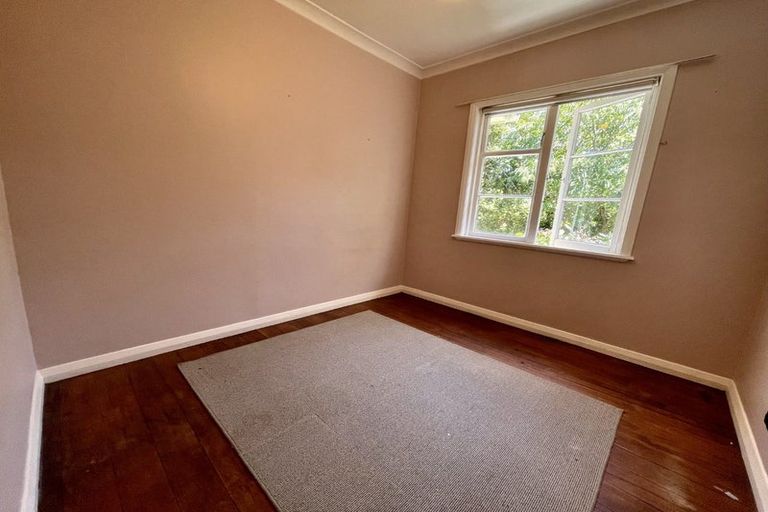 Photo of property in 27 Harland Street, Brooklyn, Wellington, 6021