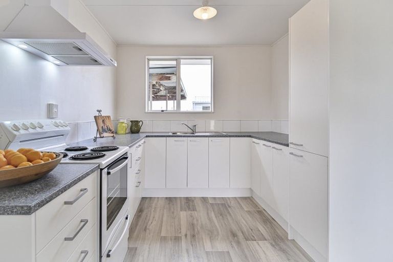 Photo of property in 8b Walton Way, Flaxmere, Hastings, 4120