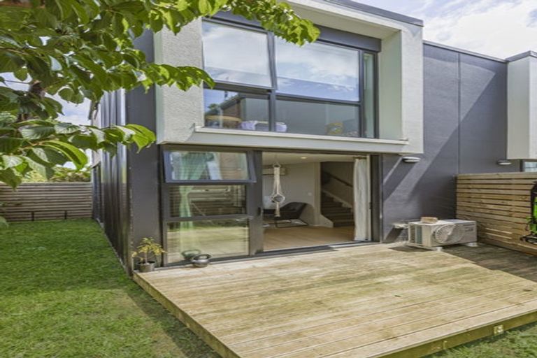 Photo of property in 52 Koro Lane, Mangere Bridge, Auckland, 2022