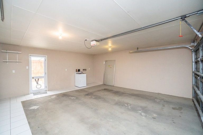 Photo of property in 31 Strachan Way, Highbury, Palmerston North, 4412