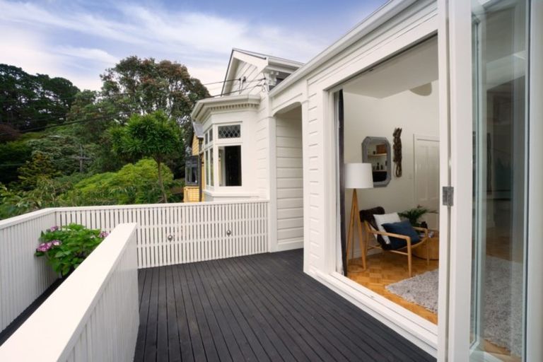 Photo of property in 56 Glenmore Street, Northland, Wellington, 6012