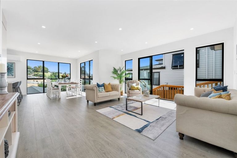 Photo of property in 36 Mcwhirters Farm Lane, Massey, Auckland, 0614