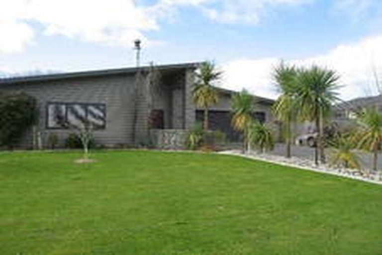 Photo of property in 14 Ludlam Way, Otaki, 5512