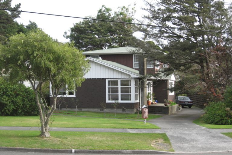 Photo of property in 8 Tawhai Street, Stokes Valley, Lower Hutt, 5019