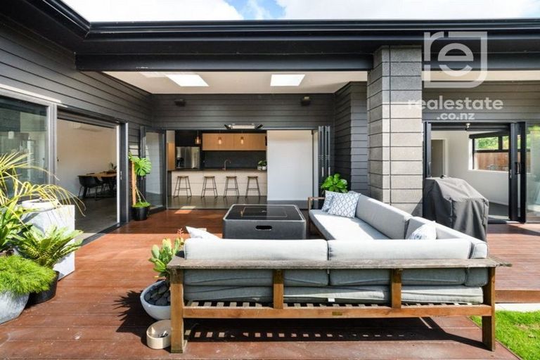 Photo of property in 35 Freedom Drive, Kelvin Grove, Palmerston North, 4414