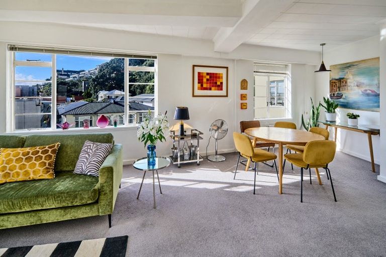 Photo of property in Wharenui Apartments, 274 Oriental Parade, Oriental Bay, Wellington, 6011