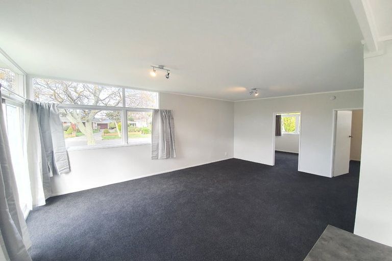 Photo of property in 6a Westhaven Grove, Takaro, Palmerston North, 4412