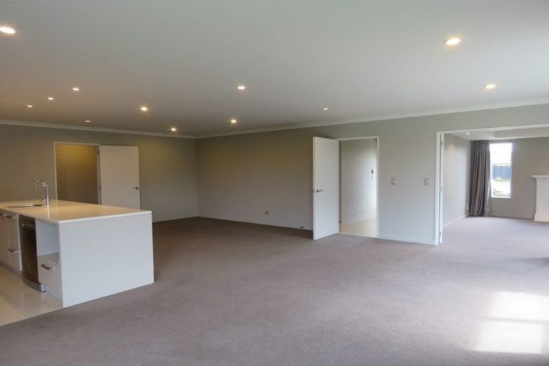 Photo of property in 75 Somerville Crescent, Aidanfield, Christchurch, 8025