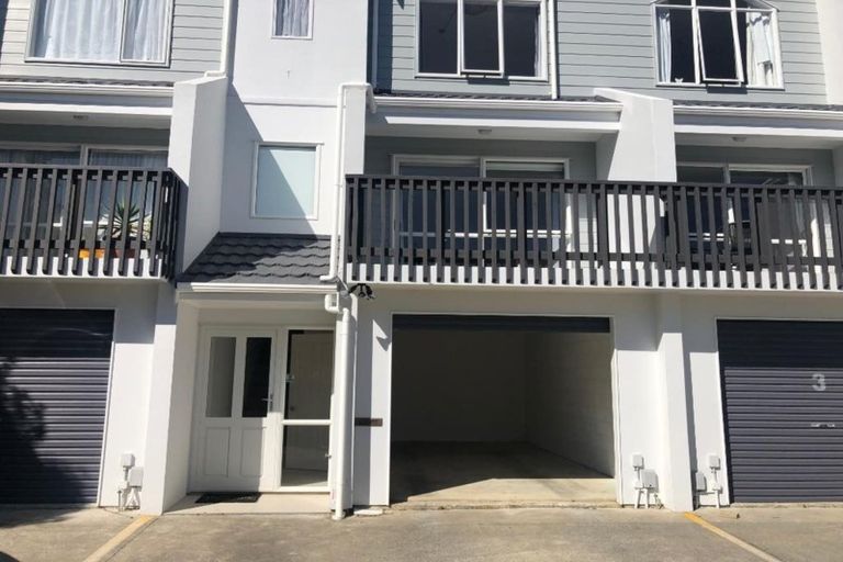 Photo of property in 33u2 Hiropi Street, Newtown, Wellington, 6021