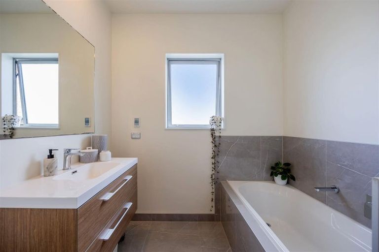 Photo of property in 15 Kaipuke Crescent, Gulf Harbour, Whangaparaoa, 0930