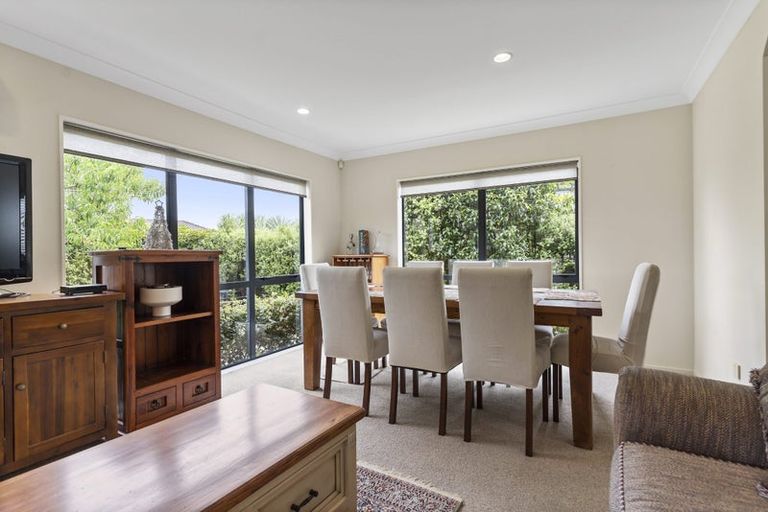 Photo of property in 28 Ina Ville Drive, Pukekohe, 2120