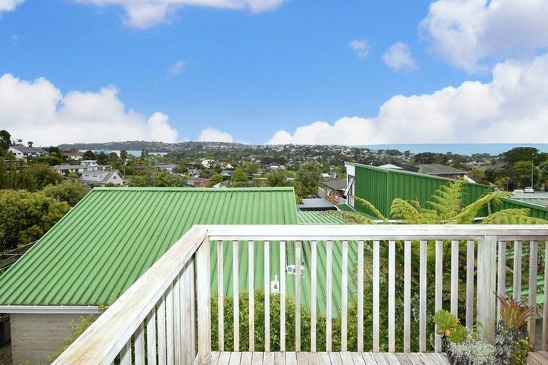 Photo of property in 4a Tower Hill, Stanmore Bay, Whangaparaoa, 0930