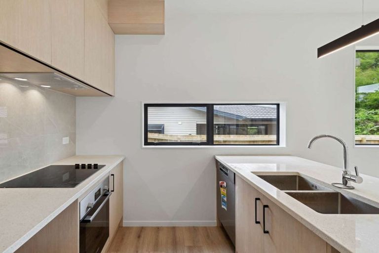 Photo of property in 7/58 Sylvan Crescent, Te Atatu South, Auckland, 0610