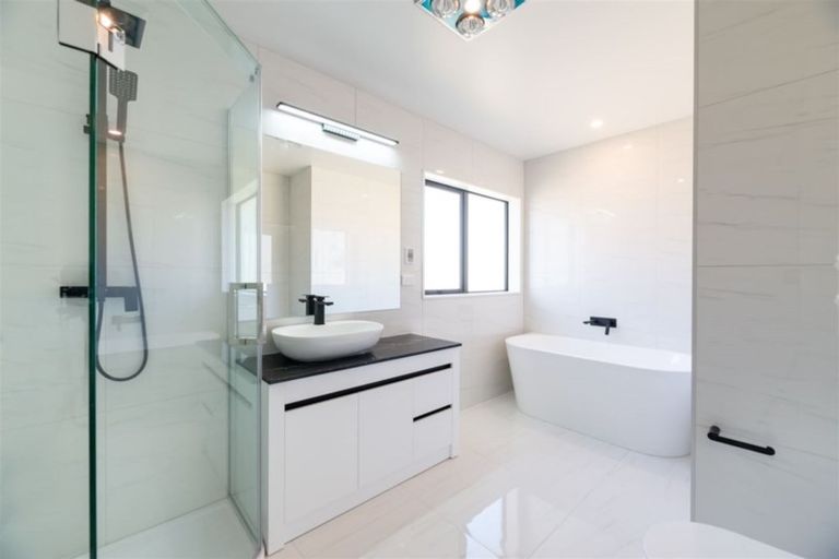Photo of property in 13 Shibata Rise, Ranui, Auckland, 0612