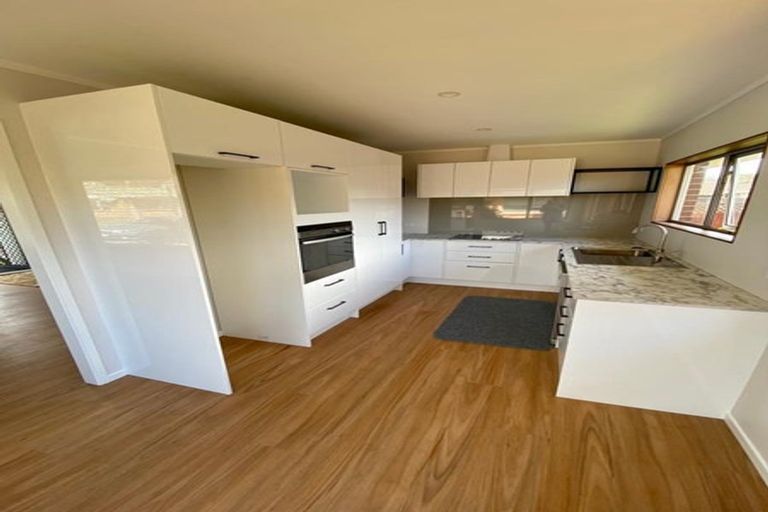 Photo of property in 11/81 Shakespeare Road, Milford, Auckland, 0620