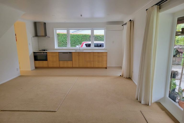 Photo of property in 25 Mcclintock Road, Massey, Auckland, 0614