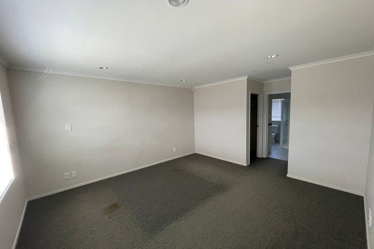 Photo of property in 3 Lorenzo Way, Flat Bush, Auckland, 2016