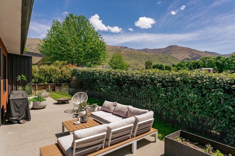Photo of property in 137 Meadowstone Drive, Wanaka, 9305