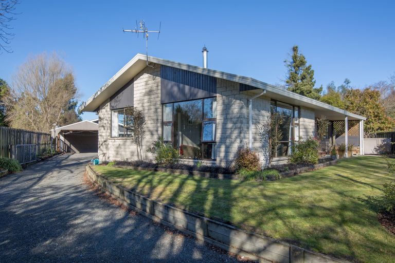 Photo of property in 16 Taiaroa Place, Southbridge, 7602
