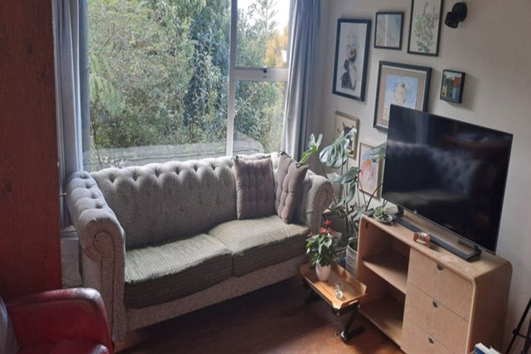Photo of property in 2/21 Malters Place, Browns Bay, Auckland, 0630