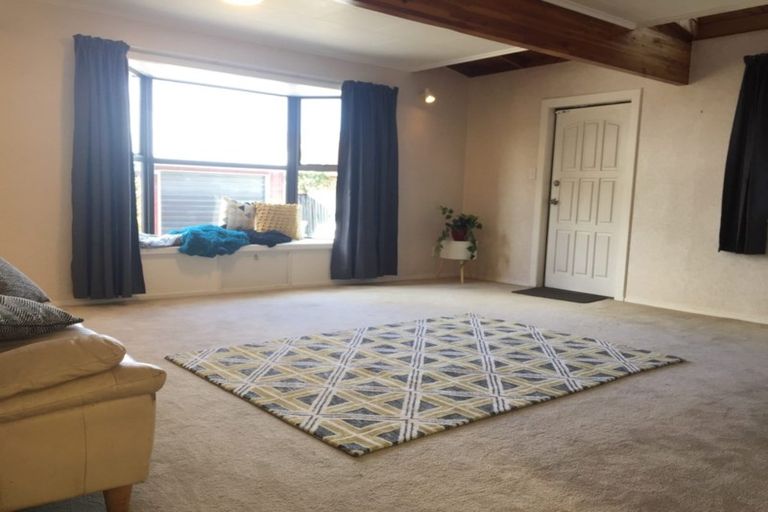 Photo of property in 39a Sturges Road, Henderson, Auckland, 0612