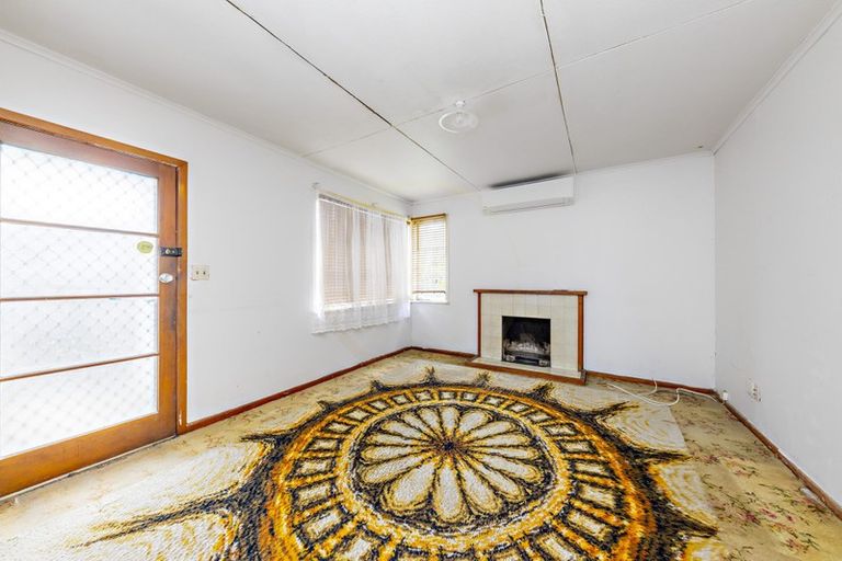 Photo of property in 3 Christmas Road, Manurewa, Auckland, 2102