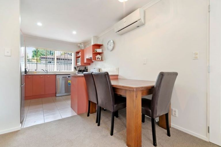 Photo of property in 121a Old Wairoa Road, Papakura, 2110