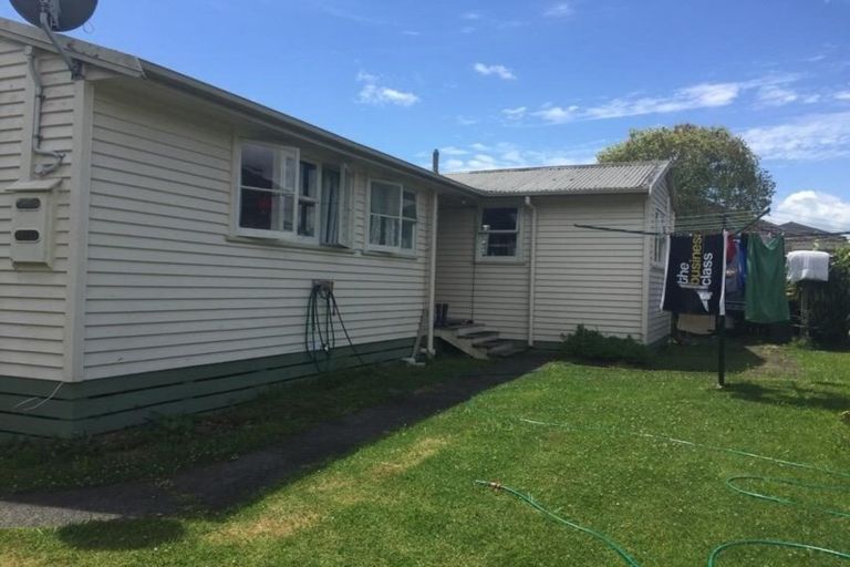 Photo of property in 9/24 Pomaria Road, Henderson, Auckland, 0610
