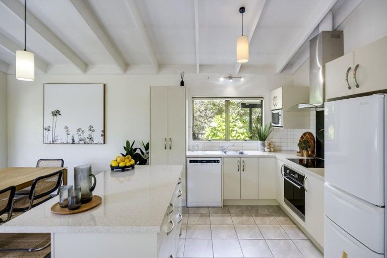 Photo of property in 34 James Cook Street, Havelock North, 4130