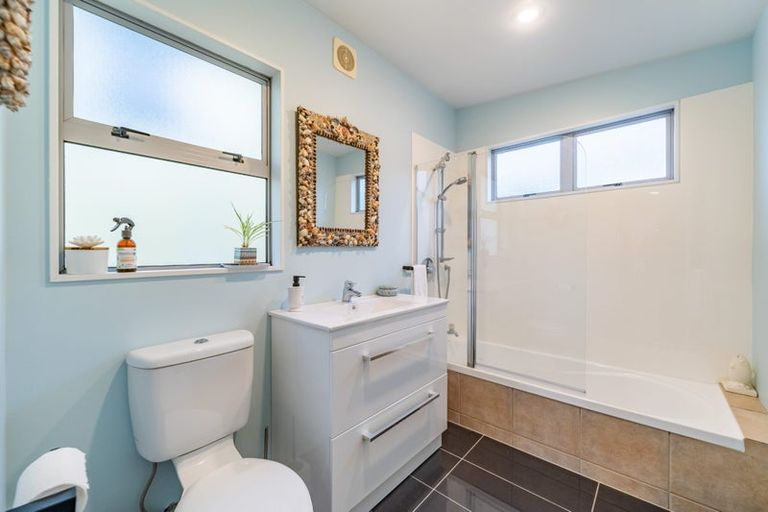 Photo of property in 15 Marjory Close, Broadmeadows, Wellington, 6035