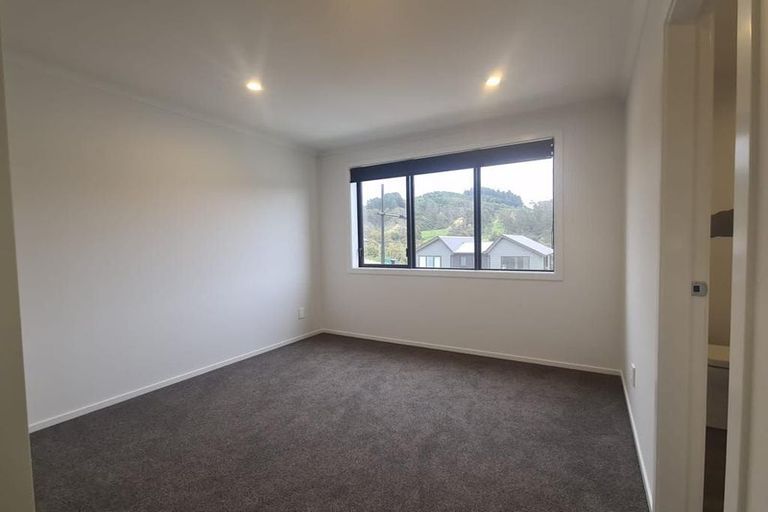 Photo of property in 5 Holystone Road, Whitby, Porirua, 5024
