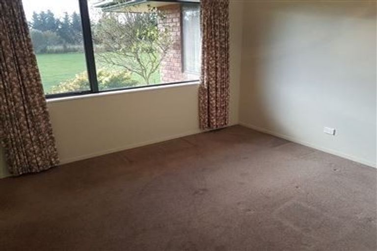 Photo of property in 203 Johns Road, Rangiora, 7400