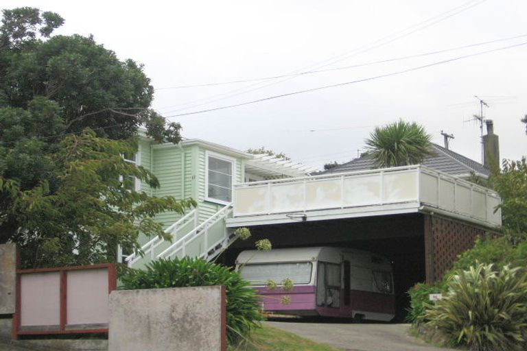 Photo of property in 13 Lyndhurst Road, Tawa, Wellington, 5028