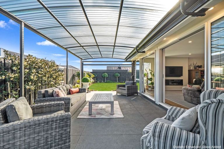 Photo of property in 13 Angus Place, Rangiora, 7400