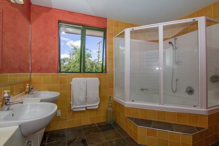 Photo of property in 156 Shanks Road, Helensville, 0875