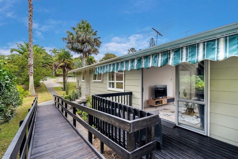 Photo of property in 57 Peach Road, Glenfield, Auckland, 0629