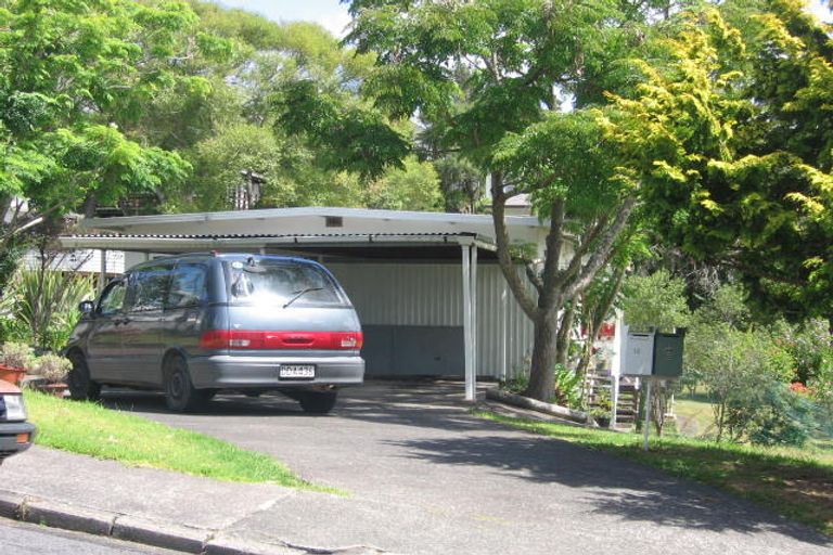 Photo of property in 1/26 Ludlow Terrace, Totara Vale, Auckland, 0627
