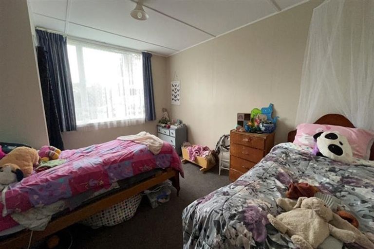 Photo of property in 82- 84 Queen Street, Westport, 7825