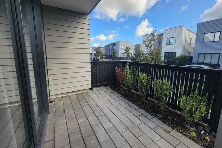 Photo of property in 18 Hiki Street, Hobsonville, Auckland, 0616