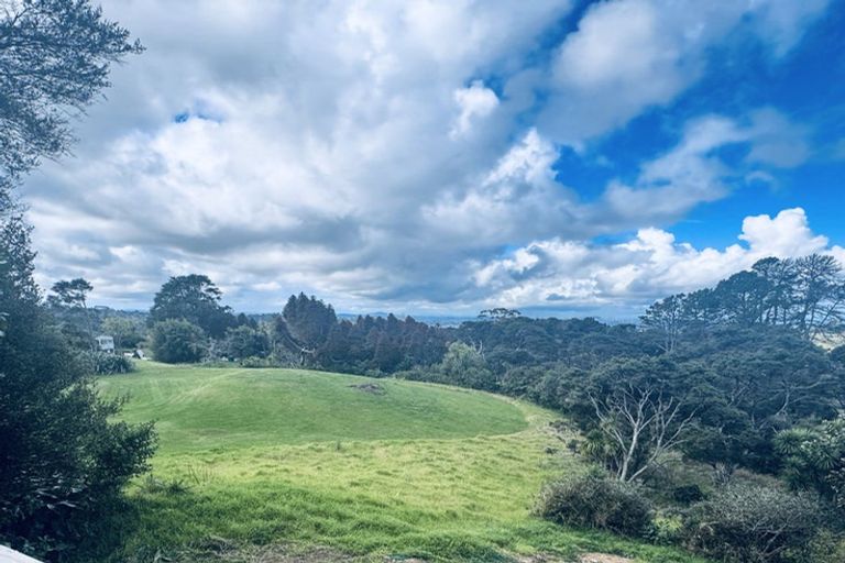 Photo of property in 1176 Scenic Drive North, Swanson, Auckland, 0816