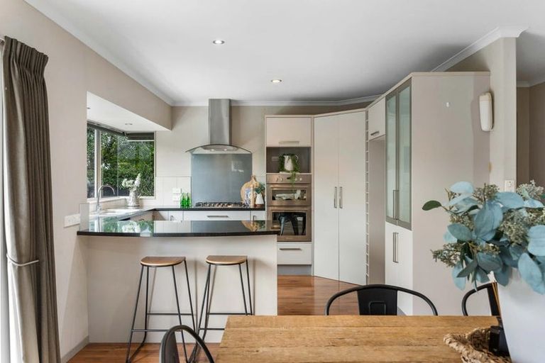 Photo of property in 32 Popata Close, Papamoa Beach, Papamoa, 3118