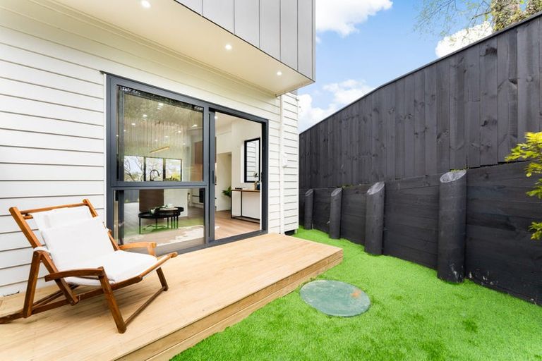 Photo of property in 16a Saint Catherine Crescent, West Harbour, 0618