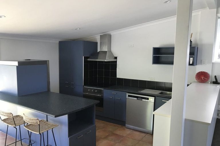 Photo of property in 26 Kiwi Crescent, Tawa, Wellington, 5028