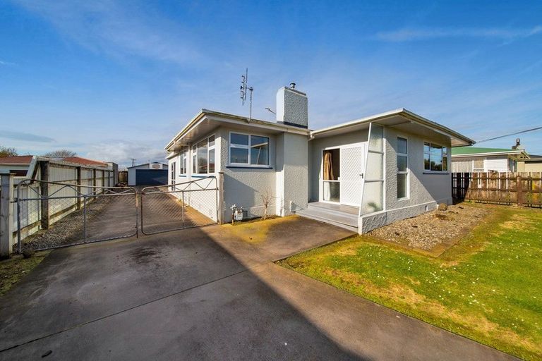 Photo of property in 64 Reid Avenue, Hawera, 4610